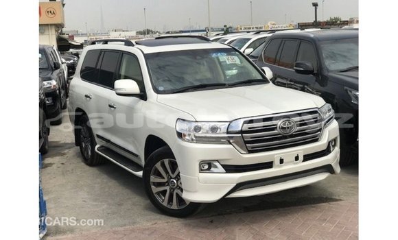Buy Import Toyota Land Cruiser White Car in Import - Dubai in Batken Buy Import Toyota Land Cruiser White Car in Import - Dubai in Batken