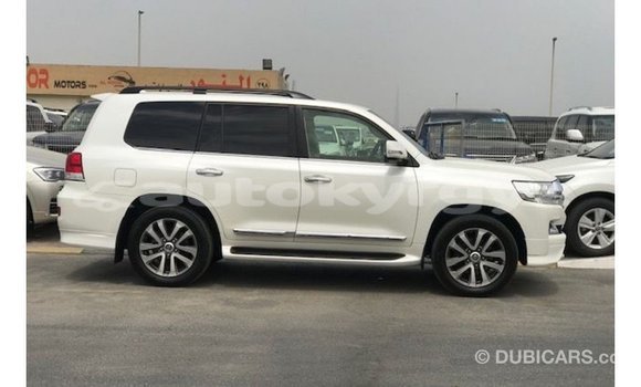 Buy Import Toyota Land Cruiser White Car in Import - Dubai in Batken Buy Import Toyota Land Cruiser White Car in Import - Dubai in Batken