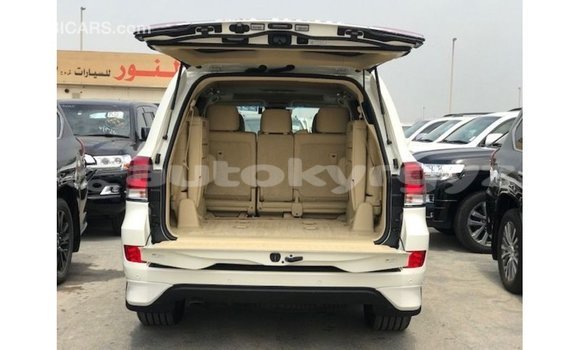 Buy Import Toyota Land Cruiser White Car in Import - Dubai in Batken Buy Import Toyota Land Cruiser White Car in Import - Dubai in Batken