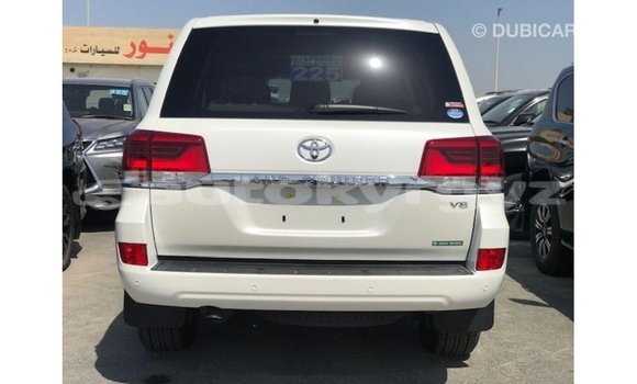 Buy Import Toyota Land Cruiser White Car in Import - Dubai in Batken Buy Import Toyota Land Cruiser White Car in Import - Dubai in Batken