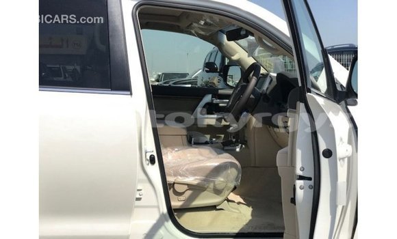 Buy Import Toyota Land Cruiser White Car in Import - Dubai in Batken Buy Import Toyota Land Cruiser White Car in Import - Dubai in Batken