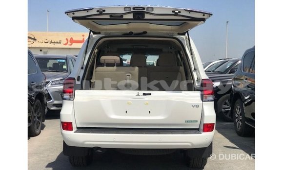 Buy Import Toyota Land Cruiser White Car in Import - Dubai in Batken Buy Import Toyota Land Cruiser White Car in Import - Dubai in Batken