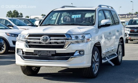 Buy Import Toyota Land Cruiser White Car in Import - Dubai in Batken Buy Import Toyota Land Cruiser White Car in Import - Dubai in Batken