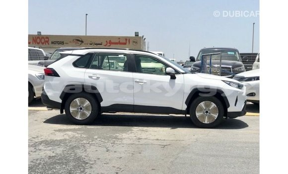 Buy Import Toyota 4Runner White Car in Import - Dubai in Batken Buy Import Toyota 4Runner White Car in Import - Dubai in Batken