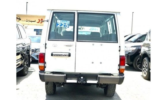 Buy Import Toyota Land Cruiser White Car in Import - Dubai in Batken Buy Import Toyota Land Cruiser White Car in Import - Dubai in Batken
