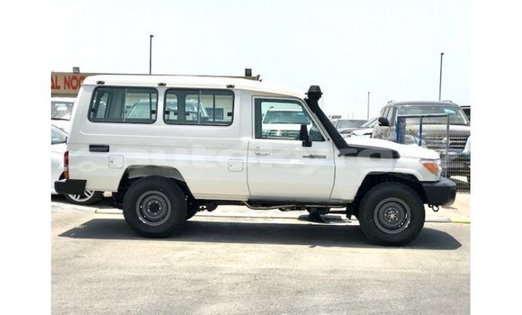 Buy Import Toyota Land Cruiser White Car in Import - Dubai in Batken Buy Import Toyota Land Cruiser White Car in Import - Dubai in Batken