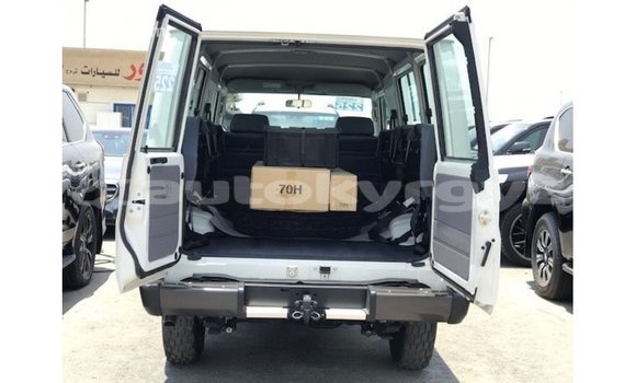 Buy Import Toyota Land Cruiser White Car in Import - Dubai in Batken Buy Import Toyota Land Cruiser White Car in Import - Dubai in Batken