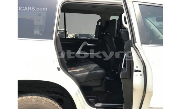 Buy Import Toyota Land Cruiser White Car in Import - Dubai in Batken Buy Import Toyota Land Cruiser White Car in Import - Dubai in Batken