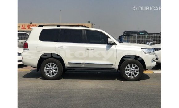 Buy Import Toyota Land Cruiser White Car in Import - Dubai in Batken Buy Import Toyota Land Cruiser White Car in Import - Dubai in Batken