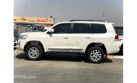 Buy Import Toyota Land Cruiser White Car in Import - Dubai in Batken Buy Import Toyota Land Cruiser White Car in Import - Dubai in Batken