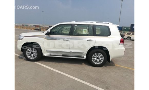 Buy Import Toyota Land Cruiser White Car in Import - Dubai in Batken Buy Import Toyota Land Cruiser White Car in Import - Dubai in Batken