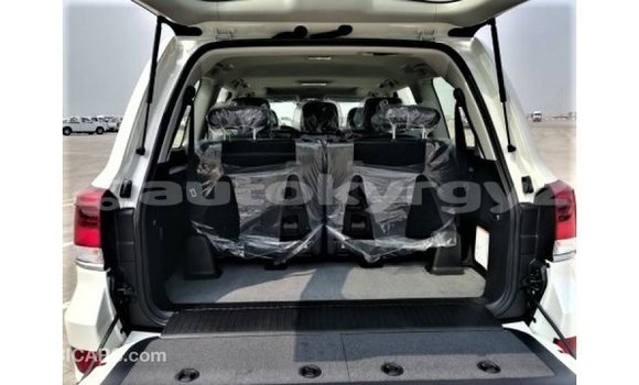 Buy Import Toyota Land Cruiser White Car in Import - Dubai in Batken Buy Import Toyota Land Cruiser White Car in Import - Dubai in Batken