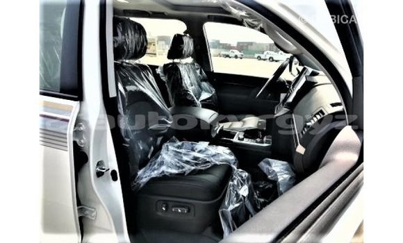 Buy Import Toyota Land Cruiser White Car in Import - Dubai in Batken Buy Import Toyota Land Cruiser White Car in Import - Dubai in Batken