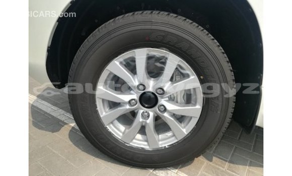 Buy Import Toyota Land Cruiser White Car in Import - Dubai in Batken Buy Import Toyota Land Cruiser White Car in Import - Dubai in Batken