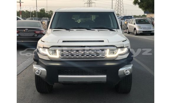 Buy Import Toyota FJ Cruiser White Car in Import - Dubai in Batken Buy Import Toyota FJ Cruiser White Car in Import - Dubai in Batken