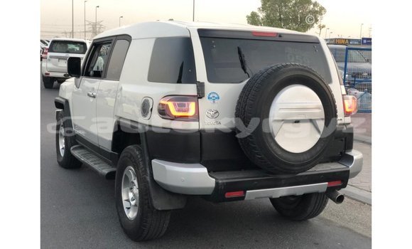 Buy Import Toyota FJ Cruiser White Car in Import - Dubai in Batken Buy Import Toyota FJ Cruiser White Car in Import - Dubai in Batken