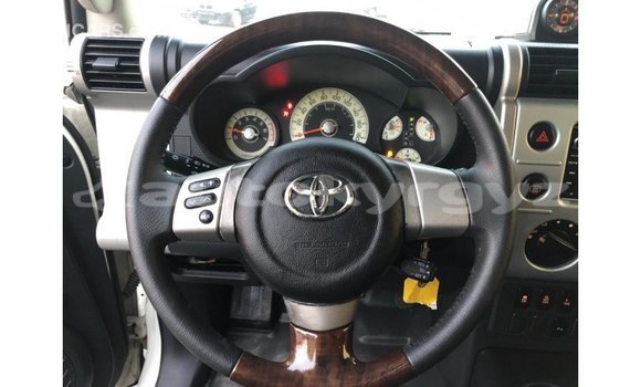 Buy Import Toyota FJ Cruiser White Car in Import - Dubai in Batken Buy Import Toyota FJ Cruiser White Car in Import - Dubai in Batken