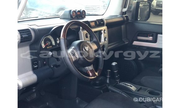 Buy Import Toyota FJ Cruiser White Car in Import - Dubai in Batken Buy Import Toyota FJ Cruiser White Car in Import - Dubai in Batken