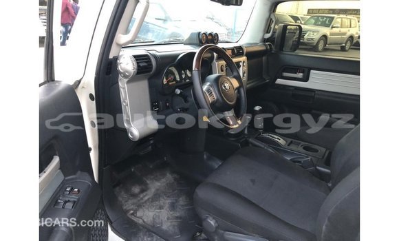 Buy Import Toyota FJ Cruiser White Car in Import - Dubai in Batken Buy Import Toyota FJ Cruiser White Car in Import - Dubai in Batken