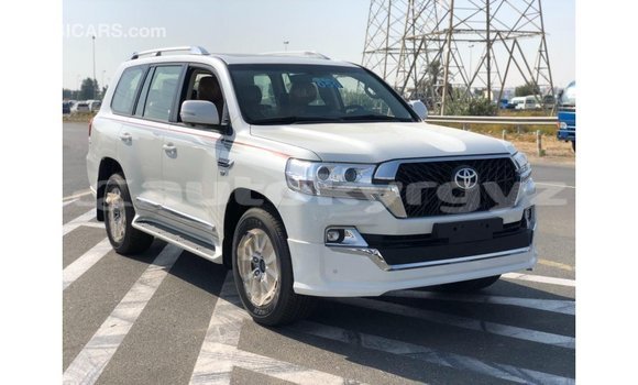 Buy Import Toyota Land Cruiser White Car in Import - Dubai in Batken Buy Import Toyota Land Cruiser White Car in Import - Dubai in Batken