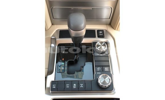 Buy Import Toyota Land Cruiser White Car in Import - Dubai in Batken Buy Import Toyota Land Cruiser White Car in Import - Dubai in Batken