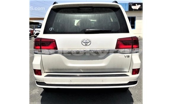 Buy Import Toyota Land Cruiser White Car in Import - Dubai in Batken Buy Import Toyota Land Cruiser White Car in Import - Dubai in Batken