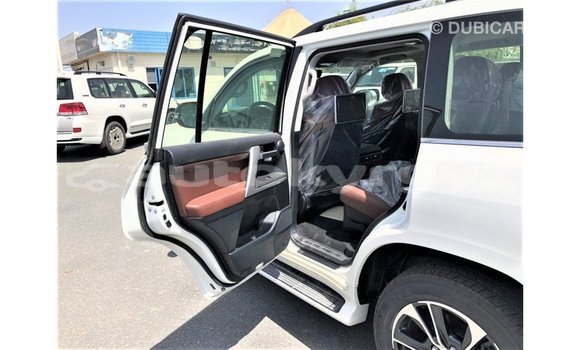 Buy Import Toyota Land Cruiser White Car in Import - Dubai in Batken Buy Import Toyota Land Cruiser White Car in Import - Dubai in Batken