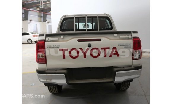 Buy Import Toyota Hilux White Car in Import - Dubai in Batken Buy Import Toyota Hilux White Car in Import - Dubai in Batken