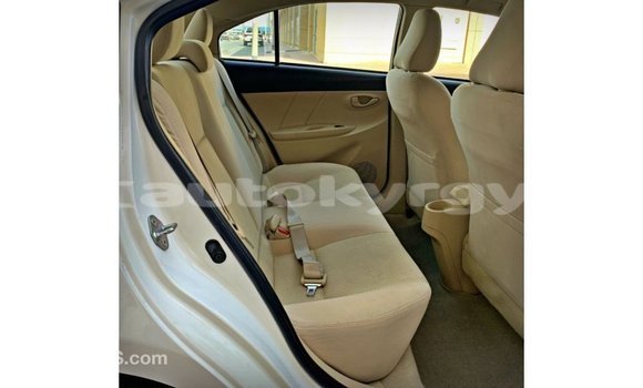 Buy Import Toyota Yaris White Car in Import - Dubai in Batken Buy Import Toyota Yaris White Car in Import - Dubai in Batken