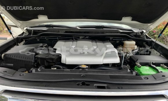 Buy Import Toyota Land Cruiser White Car in Import - Dubai in Batken Buy Import Toyota Land Cruiser White Car in Import - Dubai in Batken