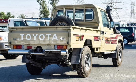 Buy Import Toyota Land Cruiser Beige Car in Import - Dubai in Batken Buy Import Toyota Land Cruiser Beige Car in Import - Dubai in Batken