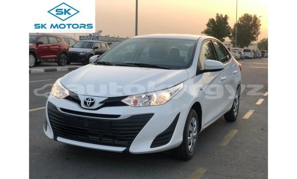 Buy Import Toyota Yaris White Car in Import - Dubai in Batken
