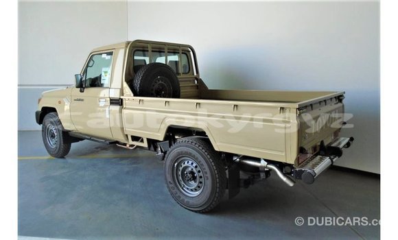 Buy Import Toyota Land Cruiser Beige Car in Import - Dubai in Batken Buy Import Toyota Land Cruiser Beige Car in Import - Dubai in Batken