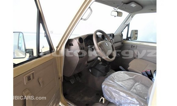 Buy Import Toyota Land Cruiser Beige Car in Import - Dubai in Batken Buy Import Toyota Land Cruiser Beige Car in Import - Dubai in Batken