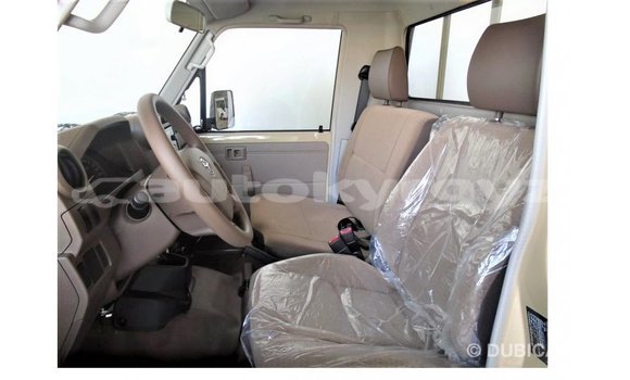 Buy Import Toyota Land Cruiser Beige Car in Import - Dubai in Batken Buy Import Toyota Land Cruiser Beige Car in Import - Dubai in Batken