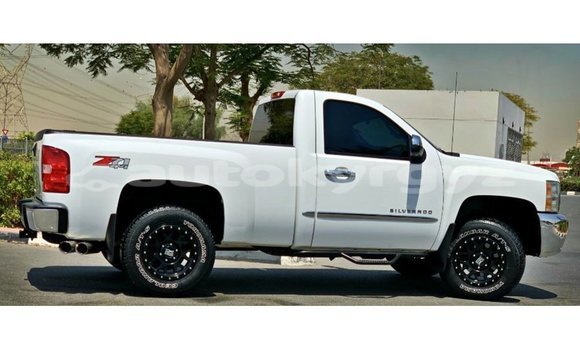 Buy Import Chevrolet Silverado White Car in Import - Dubai in Batken Buy Import Chevrolet Silverado White Car in Import - Dubai in Batken