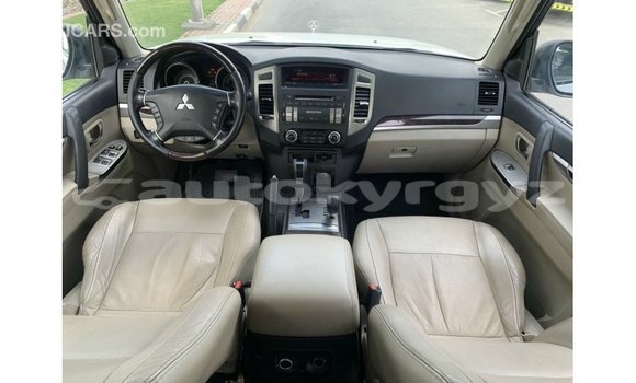 Buy Import Mitsubishi Pajero White Car in Import - Dubai in Batken Buy Import Mitsubishi Pajero White Car in Import - Dubai in Batken
