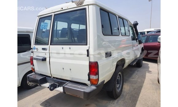 Buy Import Toyota Land Cruiser White Car in Import - Dubai in Batken Buy Import Toyota Land Cruiser White Car in Import - Dubai in Batken