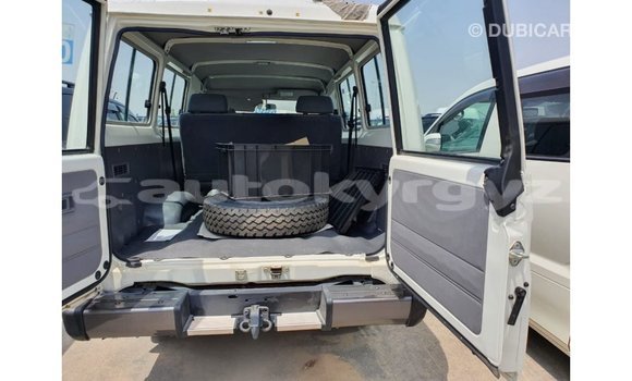 Buy Import Toyota Land Cruiser White Car in Import - Dubai in Batken Buy Import Toyota Land Cruiser White Car in Import - Dubai in Batken