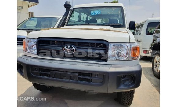 Buy Import Toyota Land Cruiser White Car in Import - Dubai in Batken Buy Import Toyota Land Cruiser White Car in Import - Dubai in Batken