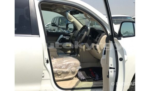 Buy Import Toyota Land Cruiser White Car in Import - Dubai in Batken Buy Import Toyota Land Cruiser White Car in Import - Dubai in Batken