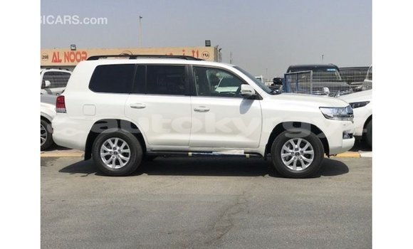 Buy Import Toyota Land Cruiser White Car in Import - Dubai in Batken Buy Import Toyota Land Cruiser White Car in Import - Dubai in Batken