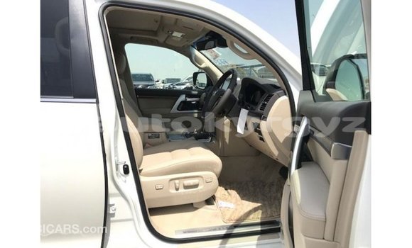 Buy Import Toyota Land Cruiser White Car in Import - Dubai in Batken Buy Import Toyota Land Cruiser White Car in Import - Dubai in Batken
