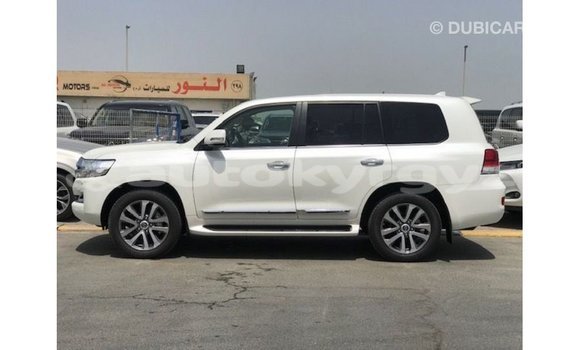 Buy Import Toyota Land Cruiser White Car in Import - Dubai in Batken Buy Import Toyota Land Cruiser White Car in Import - Dubai in Batken