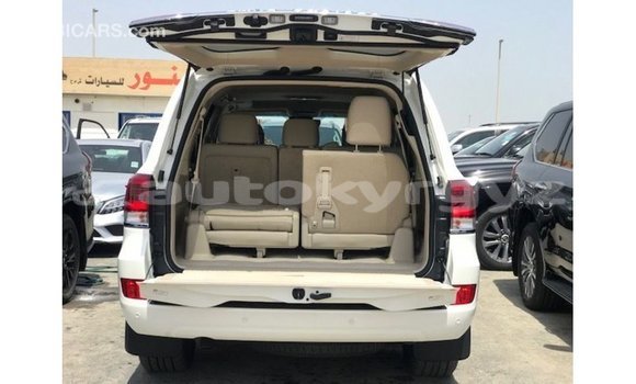 Buy Import Toyota Land Cruiser White Car in Import - Dubai in Batken Buy Import Toyota Land Cruiser White Car in Import - Dubai in Batken