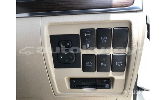 Buy Import Toyota Land Cruiser White Car in Import - Dubai in Batken Buy Import Toyota Land Cruiser White Car in Import - Dubai in Batken