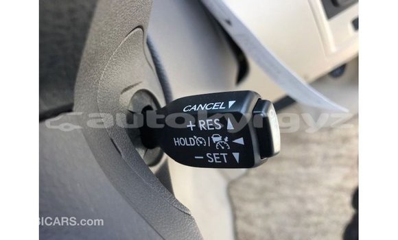 Buy Import Toyota Land Cruiser White Car in Import - Dubai in Batken Buy Import Toyota Land Cruiser White Car in Import - Dubai in Batken