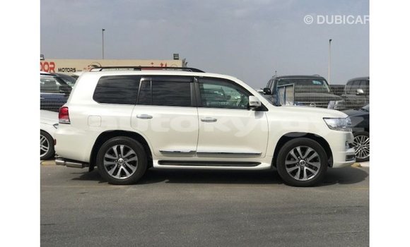 Buy Import Toyota Land Cruiser White Car in Import - Dubai in Batken Buy Import Toyota Land Cruiser White Car in Import - Dubai in Batken