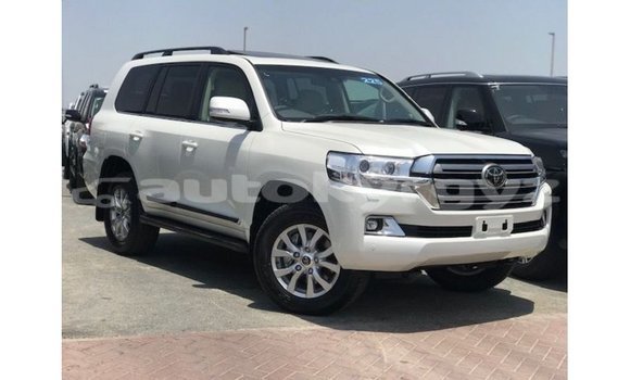 Buy Import Toyota Land Cruiser White Car in Import - Dubai in Batken Buy Import Toyota Land Cruiser White Car in Import - Dubai in Batken