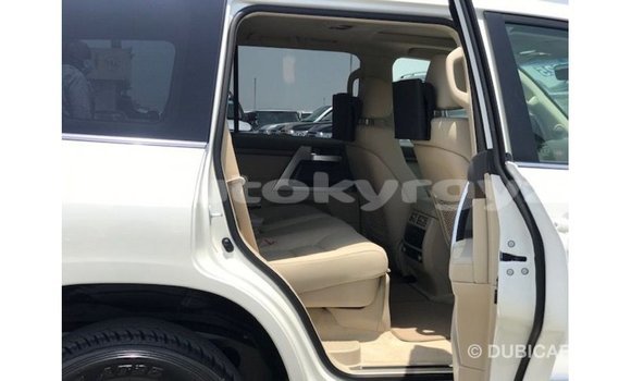 Buy Import Toyota Land Cruiser White Car in Import - Dubai in Batken Buy Import Toyota Land Cruiser White Car in Import - Dubai in Batken
